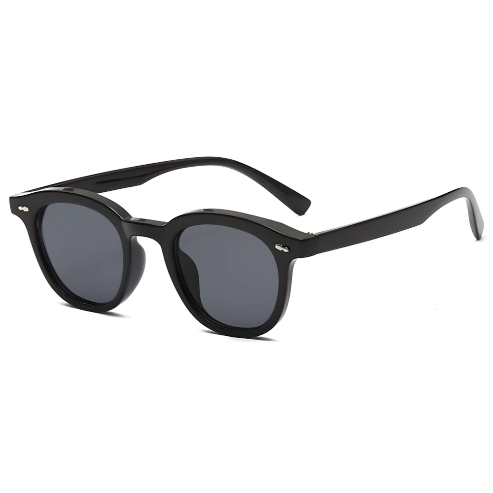 Round sunglasses with black frame and black lenses, side angle — HARO Portofino 7PM
