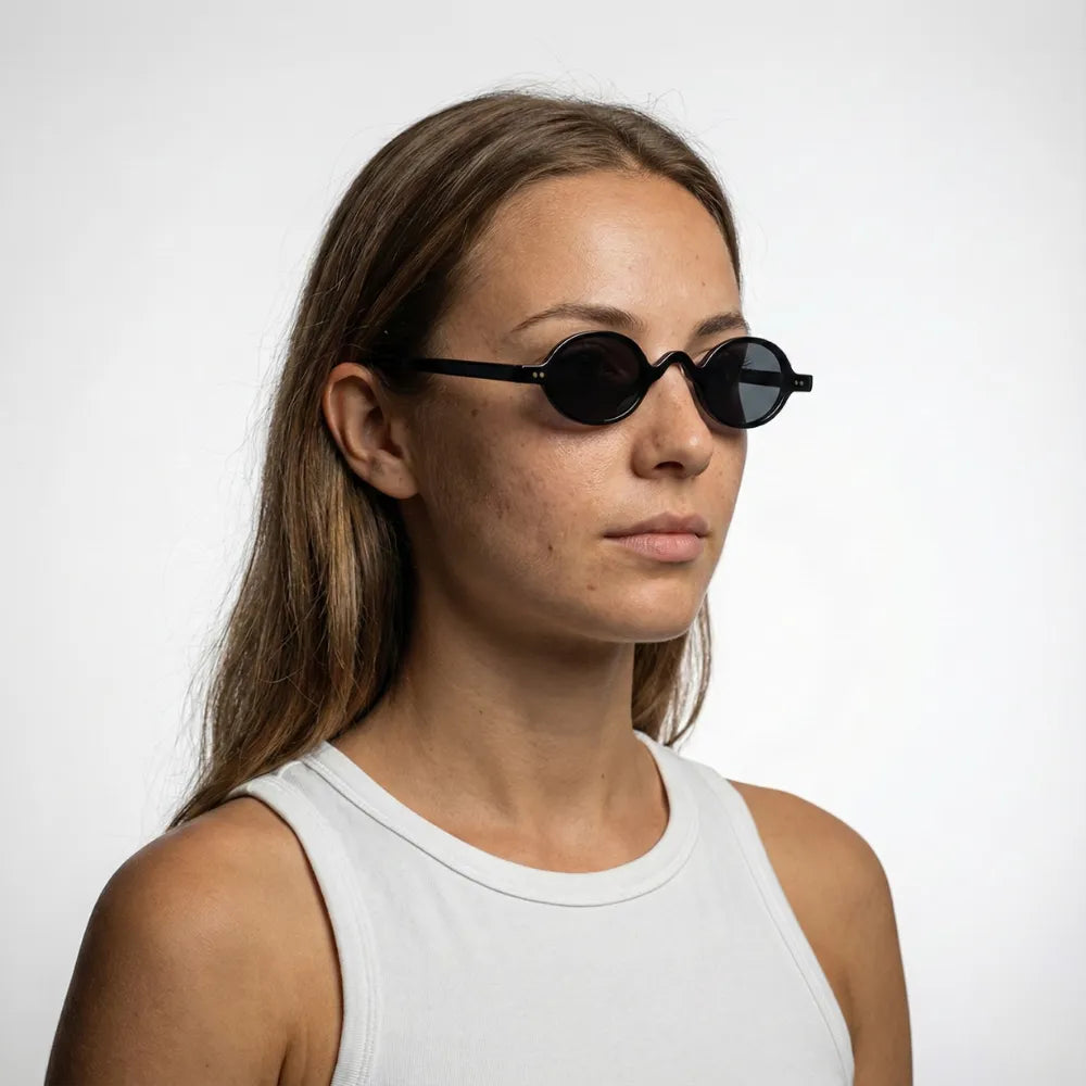 Rectangular acetate sunglasses, model portrait — HARO Beaulieu Kérylos